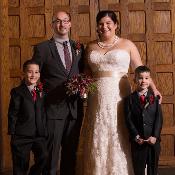 Meet your Posher, Lisa - Picture 5 of 7